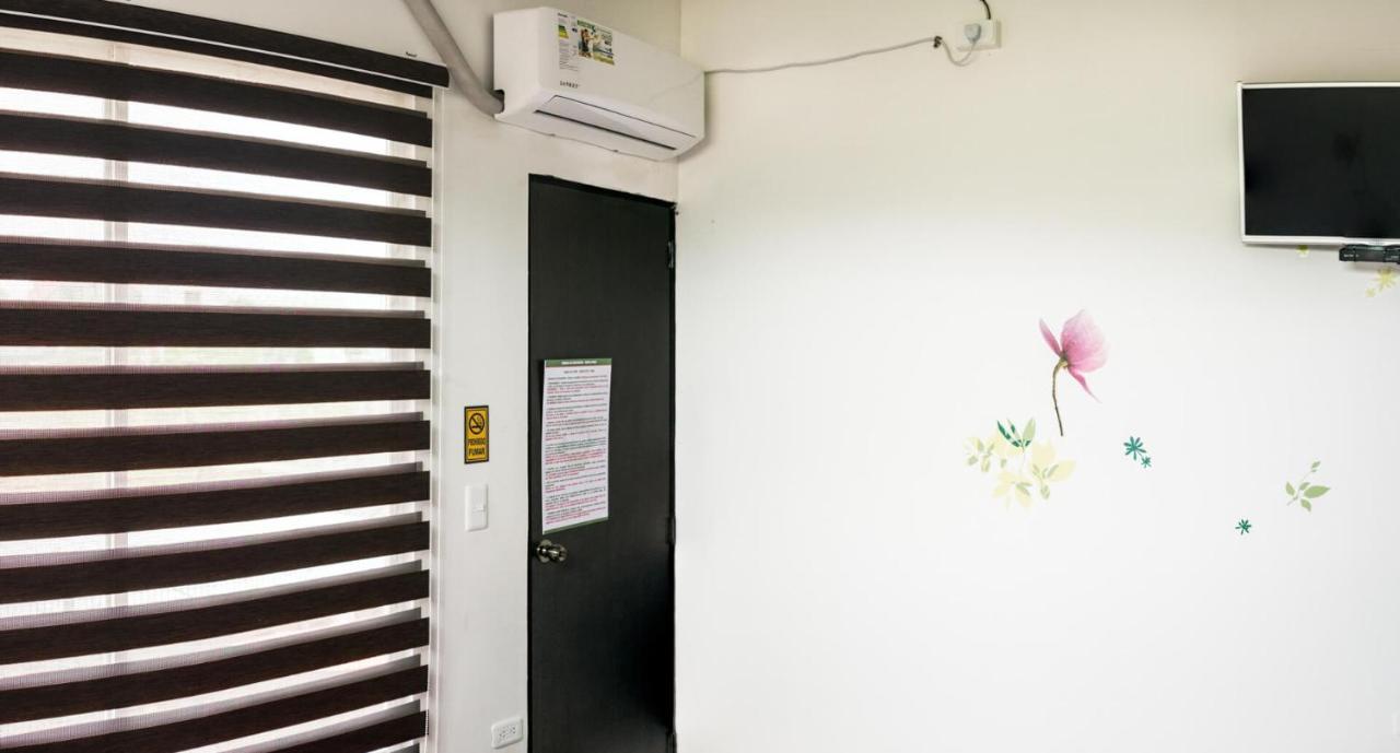 Soga Hostal Санта-Маріаніта Екстер'єр фото